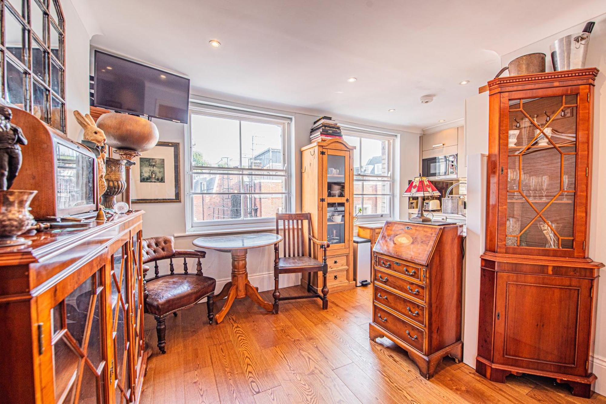 Stylish 1-Bed Flat In Soho - Prime Central Londra Dış mekan fotoğraf