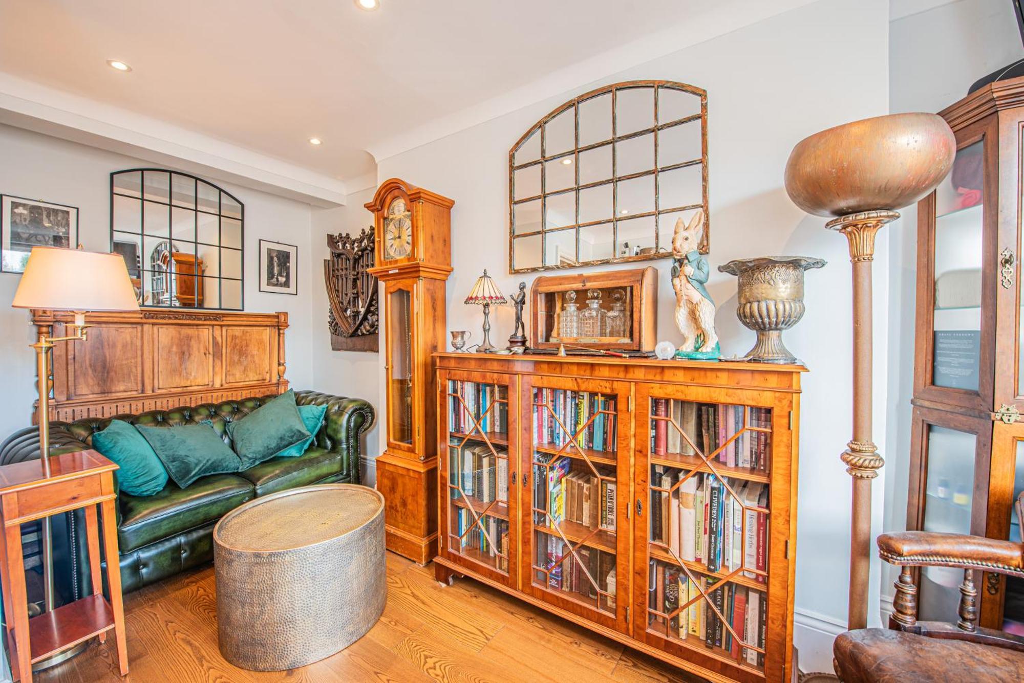 Stylish 1-Bed Flat In Soho - Prime Central Londra Dış mekan fotoğraf
