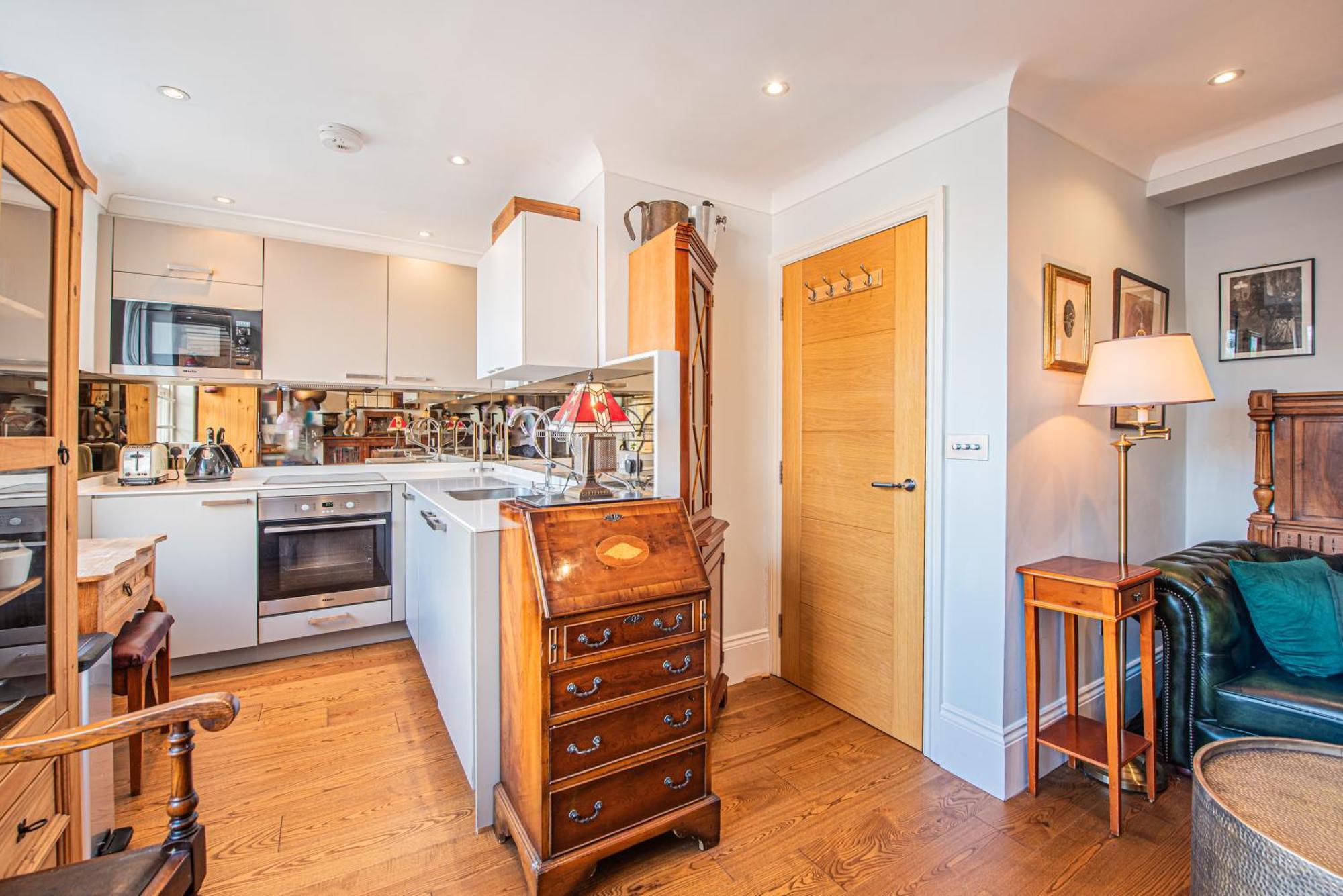 Stylish 1-Bed Flat In Soho - Prime Central Londra Dış mekan fotoğraf